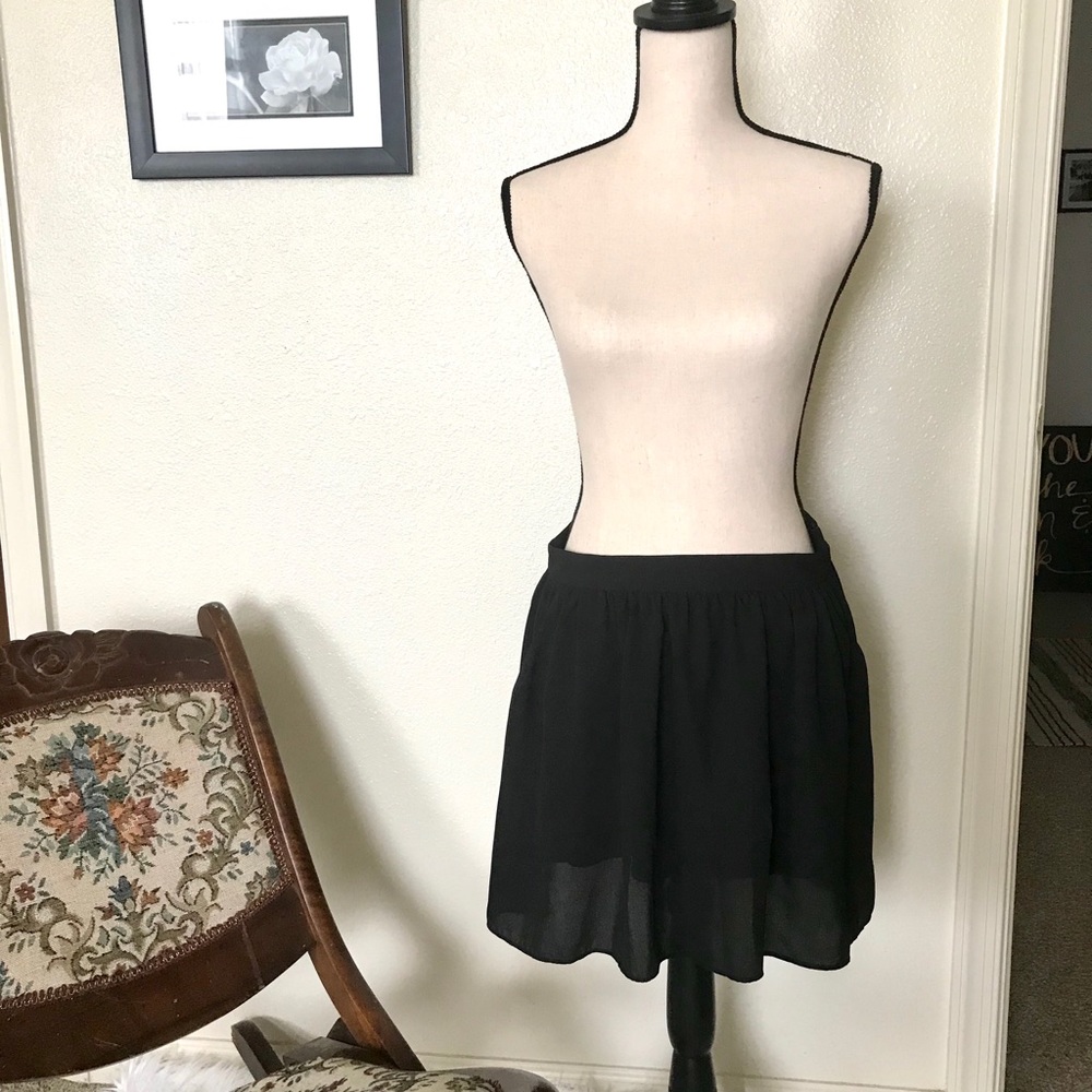 Express mini skirt with pockets